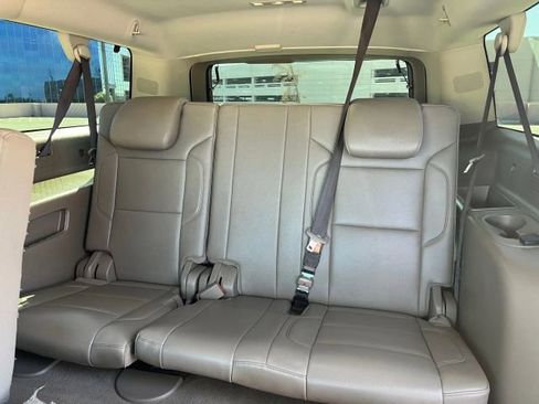 Used 2020 Chevrolet Suburban LT image 15