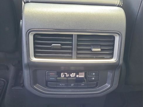 Used 2025 Volkswagen Atlas SE image 14