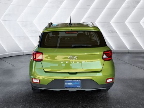 Certified 2024 Hyundai Venue SEL image 6