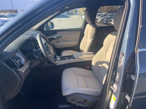 New 2026 Volvo XC90 B6 Plus w/ Protection Package Premier image 2