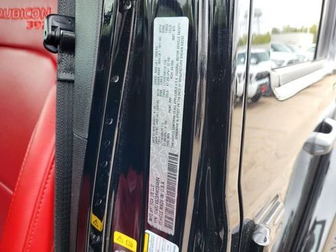 Used 2024 Jeep Wrangler Unlimited Rubicon 392 AWD/4WD image 28