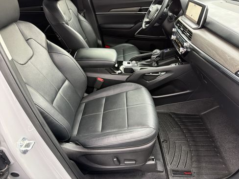 Used 2022 Kia Telluride EX w/ EX Premium Package AWD/4WD image 13