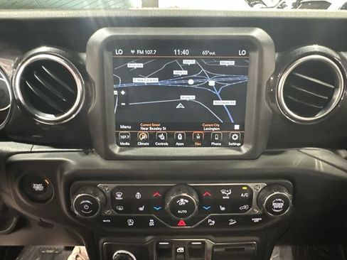 Used 2021 Jeep Wrangler Unlimited Sahara AWD/4WD image 24