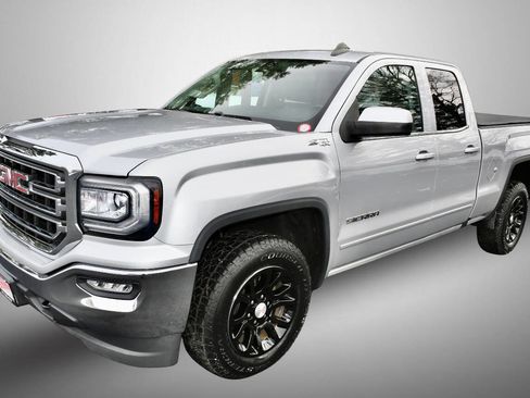 Used 2016 GMC Sierra 1500 SLE w/ SLE Value Package image 3