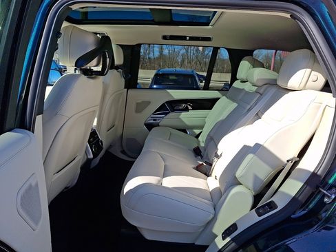 New 2026 Land Rover Range Rover Long Wheelbase SE image 5