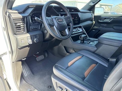 Used 2024 GMC Sierra 1500 AT4 w/ Technology Package image 10