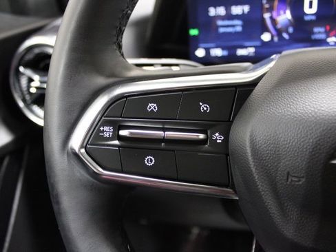 Used 2025 Chevrolet Equinox LT image 38