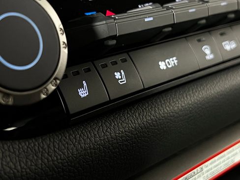 New 2026 Toyota Tundra Limited AWD/4WD image 16