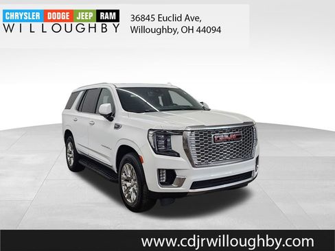 Used 2023 GMC Yukon Denali AWD/4WD image 3
