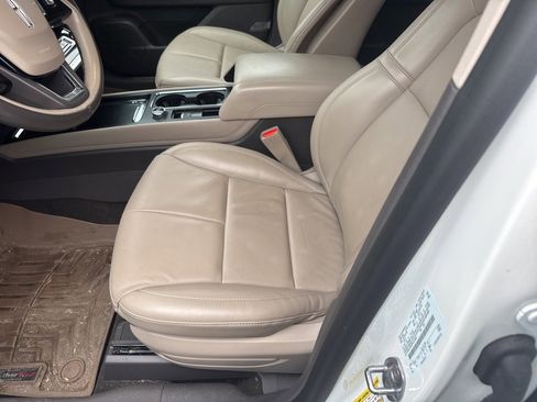 Used 2023 Lincoln Corsair Reserve w/ Equipment Group 201A image 4