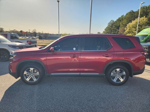 Used 2025 Honda Pilot EX-L image 8