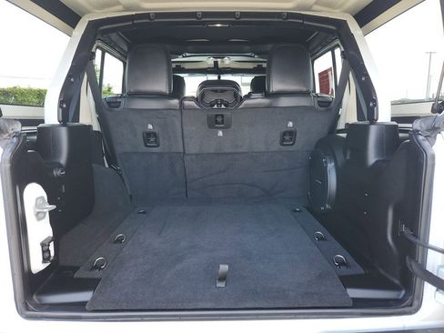 Used 2021 Jeep Wrangler Unlimited Rubicon w/ Xtreme Recon 35" Tire Package image 13