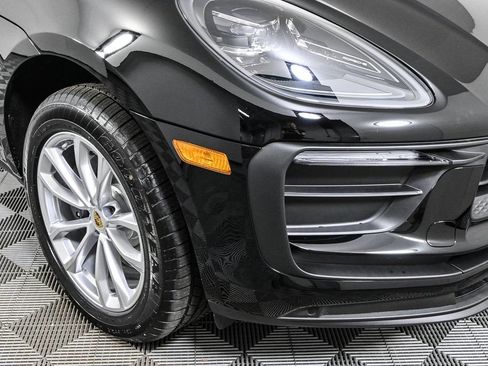 Used 2026 Porsche Macan AWD/4WD image 38
