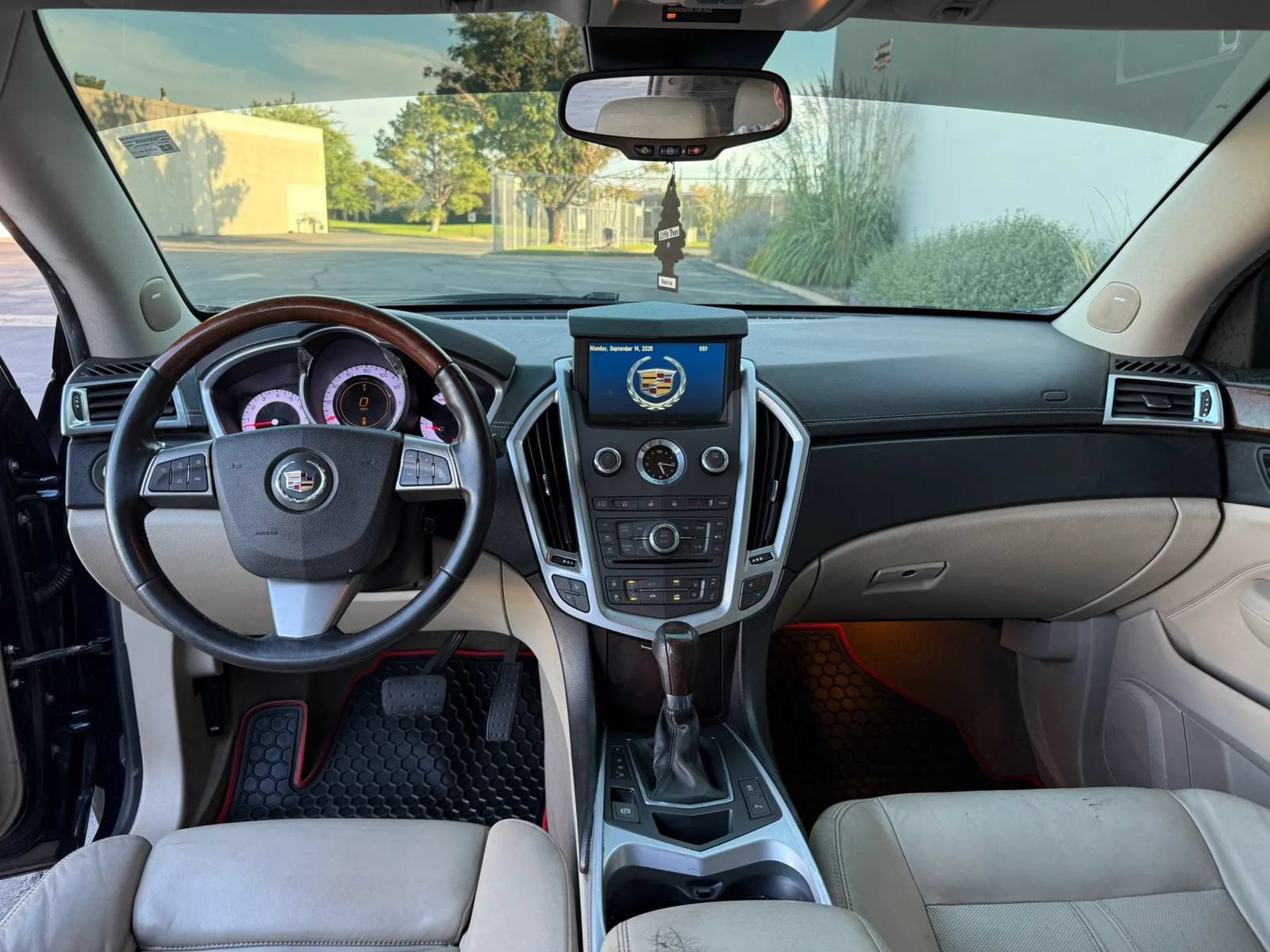 Used 2010 Cadillac SRX Luxury FWD image 14