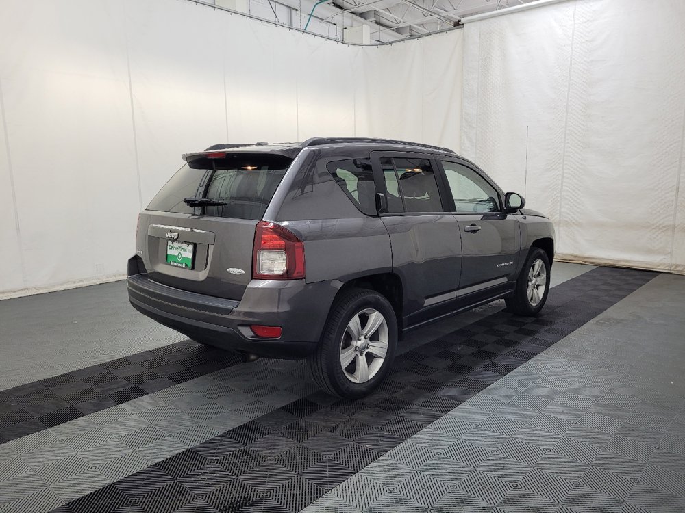 Used 2015 Jeep Compass Latitude AWD/4WD image 9