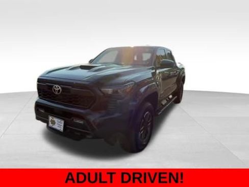 Used 2024 Toyota Tacoma TRD Sport image 2