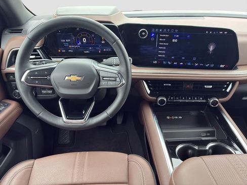 Used 2025 Chevrolet Tahoe High Country AWD/4WD image 15