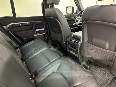 Used 2024 Land Rover Defender 110 S image 27