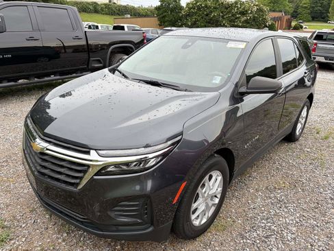 Used 2022 Chevrolet Equinox LS FWD image 3