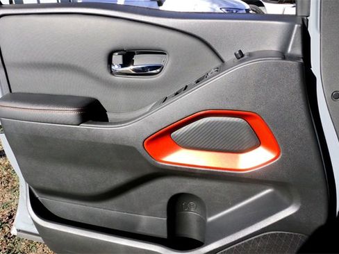 Used 2023 Nissan Frontier Pro-X w/ Technology Package image 21