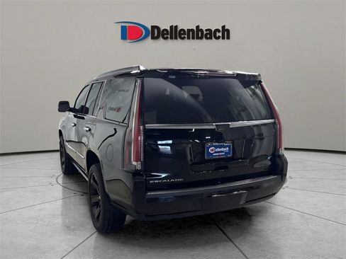 Used 2018 Cadillac Escalade Premium Luxury image 3