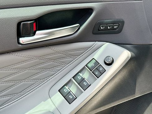 Used 2019 Toyota Avalon Limited w/ Advanced Safety Package FWD image 21