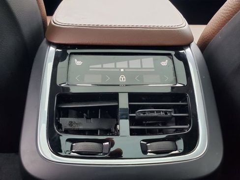 Certified 2024 Volvo XC90 B6 Plus w/ Protection Package Premier image 31