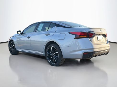 Used 2023 Nissan Altima 2.5 SR AWD/4WD image 12