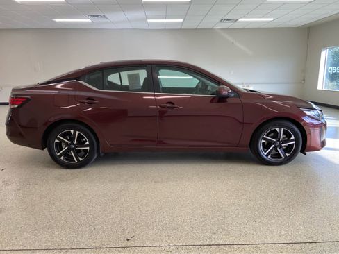 Used 2024 Nissan Sentra SV image 5