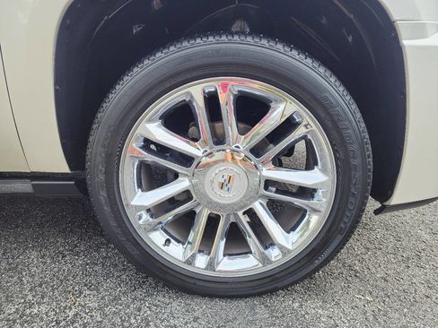 Used 2009 Cadillac Escalade Platinum image 13
