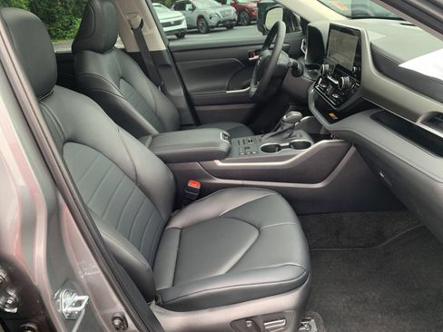 Used 2026 Toyota Highlander XLE AWD/4WD image 30