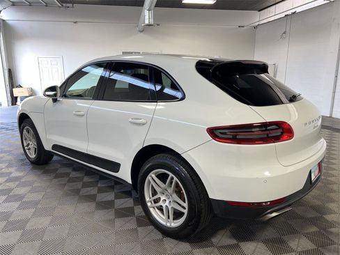 Used 2018 Porsche Macan BASE image 8