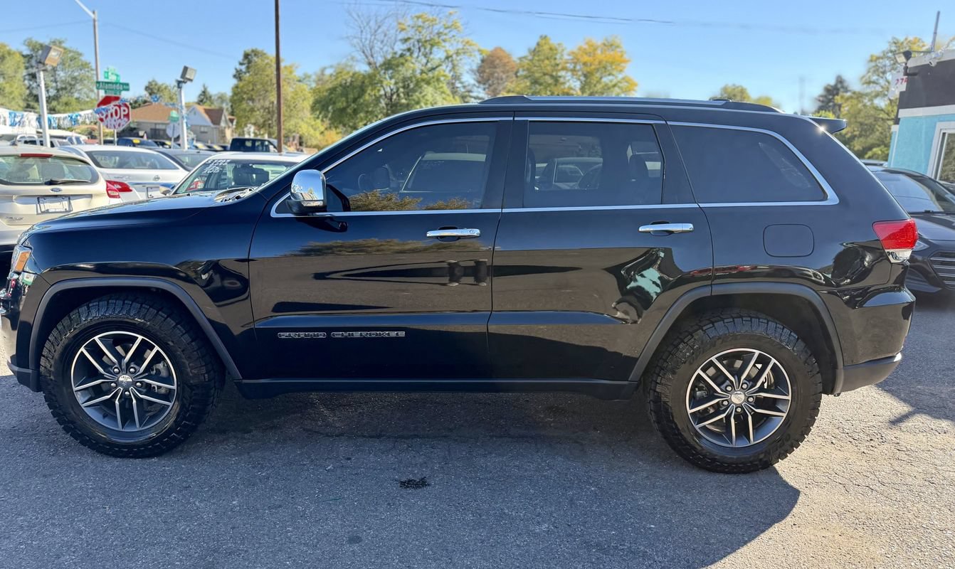 Used 2017 Jeep Grand Cherokee Limited AWD/4WD image 6