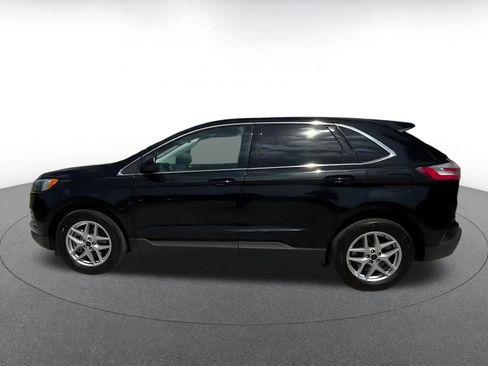Used 2024 Ford Edge SEL image 9