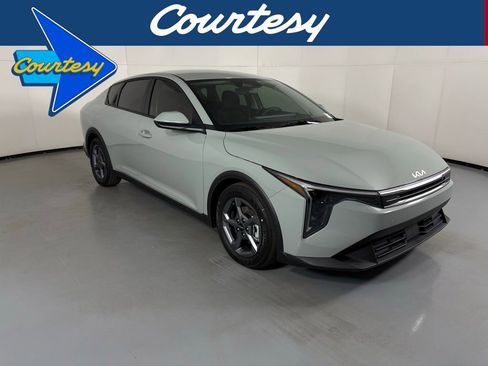 New 2026 Kia K4 FWD image 1