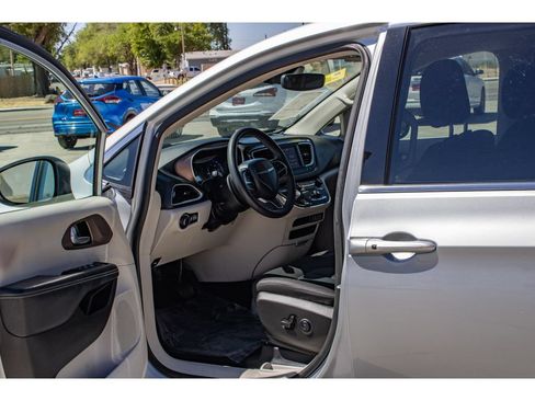 Used 2023 Chrysler Voyager LX FWD image 26