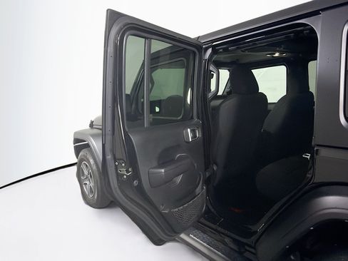Used 2022 Jeep Wrangler Unlimited Sport AWD/4WD image 25