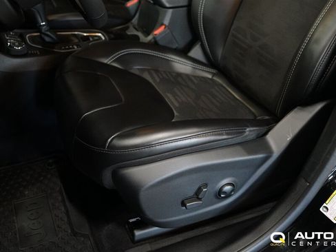 Used 2022 Jeep Cherokee Sport AWD/4WD image 17