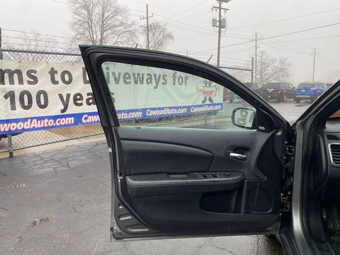 Used 2013 Chrysler 200 Limited w/ Sun/Sound Group image 12