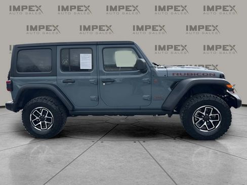 Used 2025 Jeep Wrangler Unlimited Rubicon image 6