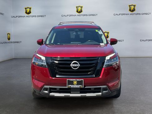 Used 2023 Nissan Pathfinder SL w/ SL Premium Package FWD image 2