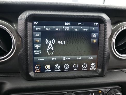 Used 2022 Jeep Wrangler Unlimited Sahara image 20