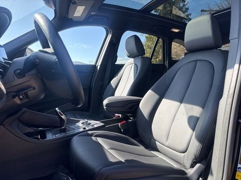 Used 2021 BMW X1 xDrive28i w/ Convenience Package image 9