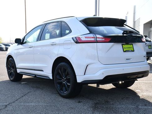 Used 2024 Ford Edge SE w/ Black Appearance Package AWD/4WD image 4