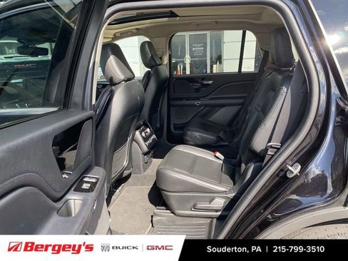 Used 2022 Lincoln Aviator AWD w/ Premium Package image 6