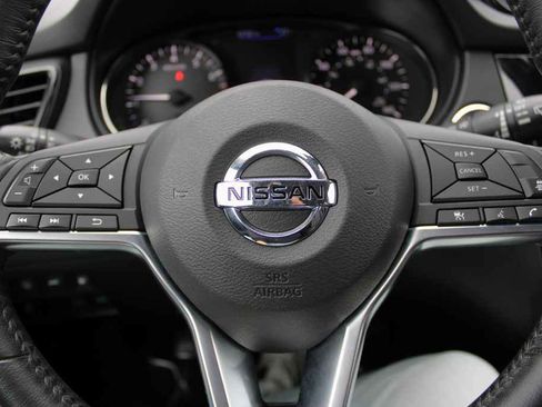 Used 2018 Nissan Rogue SL image 15