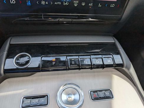 New 2026 Lincoln Navigator Reserve AWD/4WD image 26