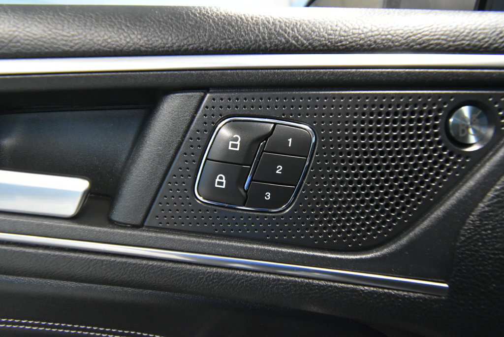 Used 2022 Ford Edge Titanium w/ Equipment Group 301A AWD/4WD image 10