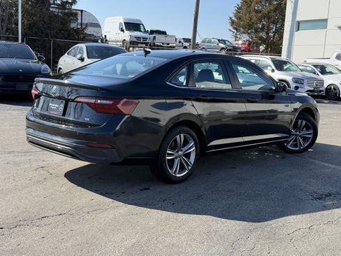 Used 2024 Volkswagen Jetta SE image 5