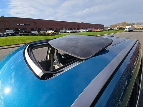 Used 2024 Kia EV9 Land image 6